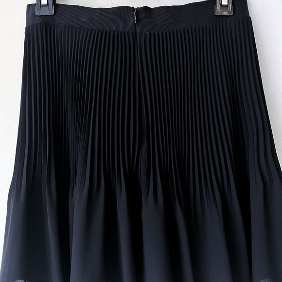 NEW! Rachel Roy Accordion Pleated Chiffon Mini Skirt Black, Size M - Picture 4 of 9